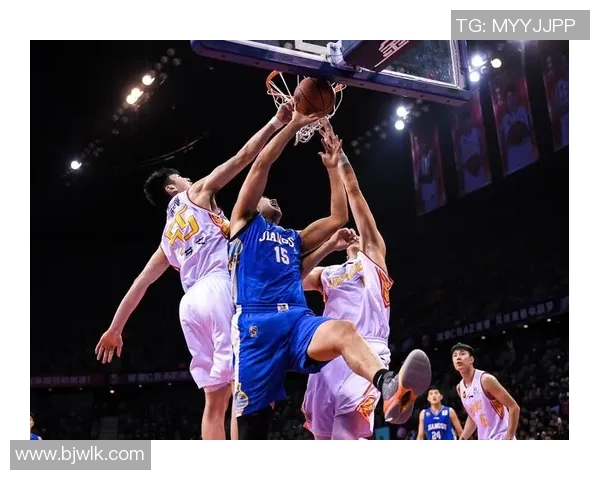 深圳篮球队在篮球战术排行榜中荣登第八名展现出强大实力与潜力 深圳篮球队在篮球战术排行榜中荣登第八名展现出强大实力与潜力