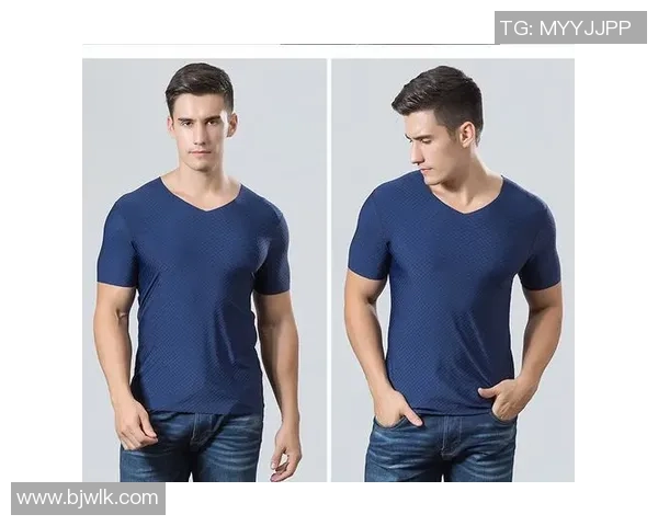 足球明星修身半袖时尚潮流引领运动风尚的完美选择 足球明星修身半袖时尚潮流引领运动风尚的完美选择